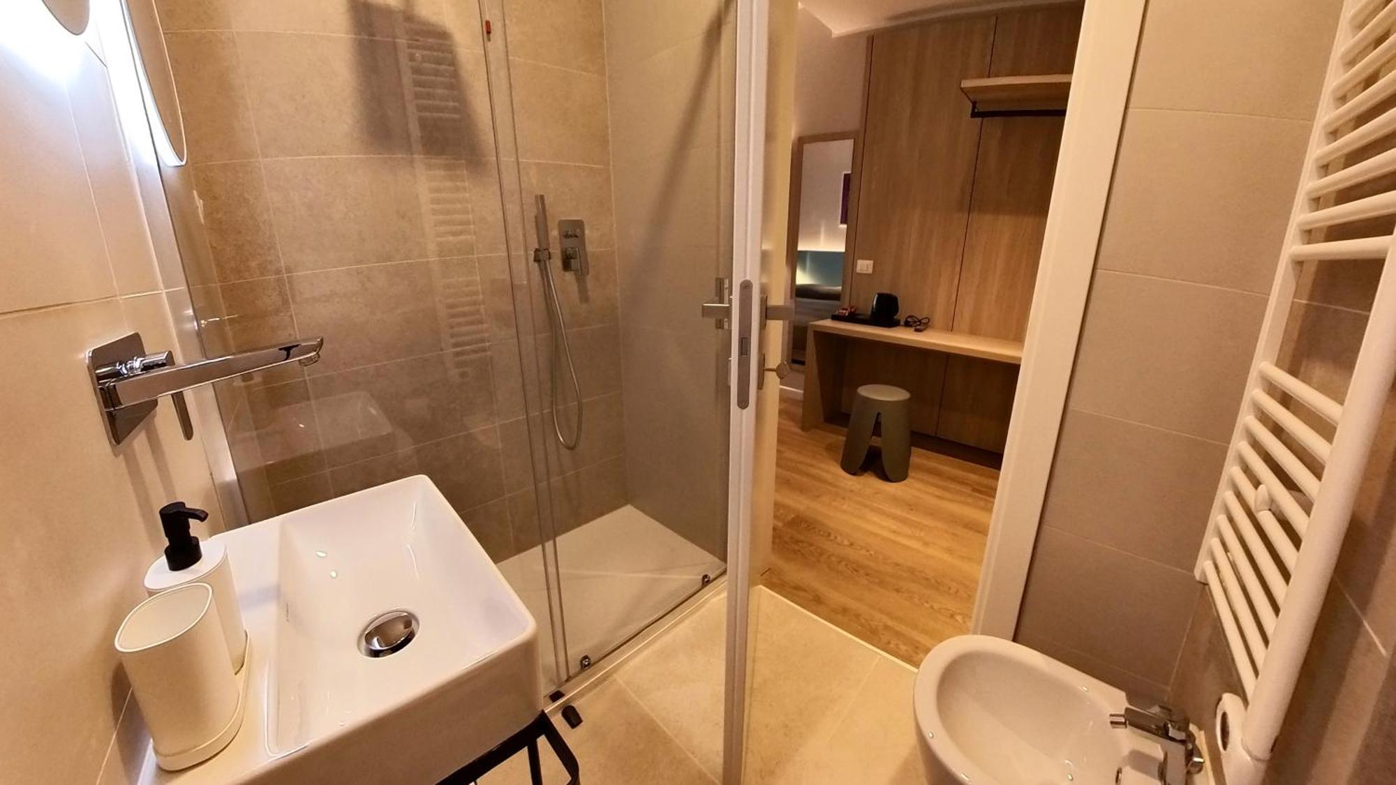 Tritone Hotel 2*