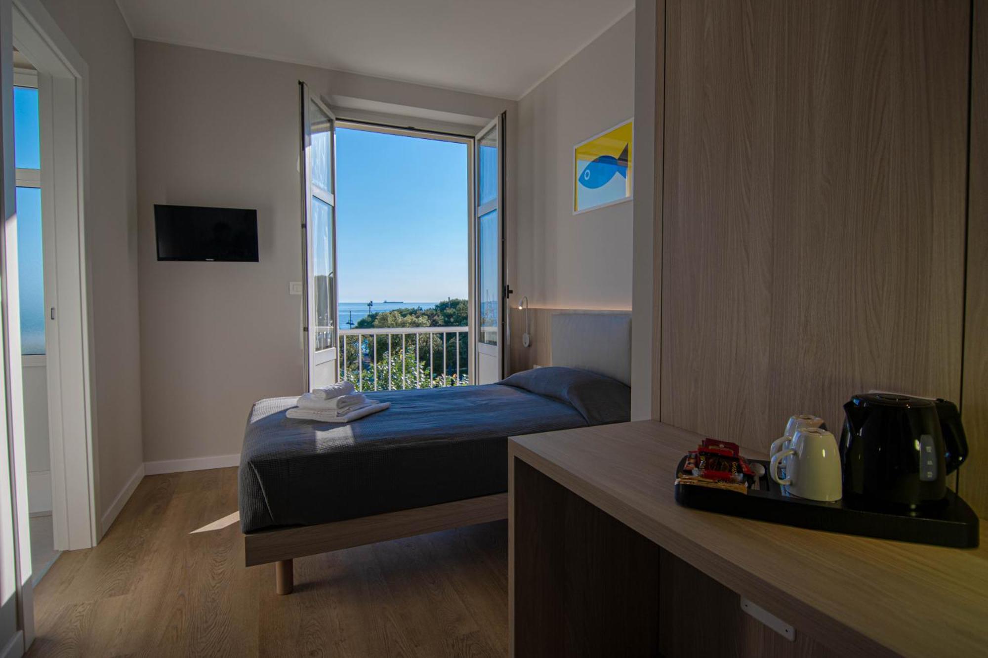 Hotel Tritone 2*