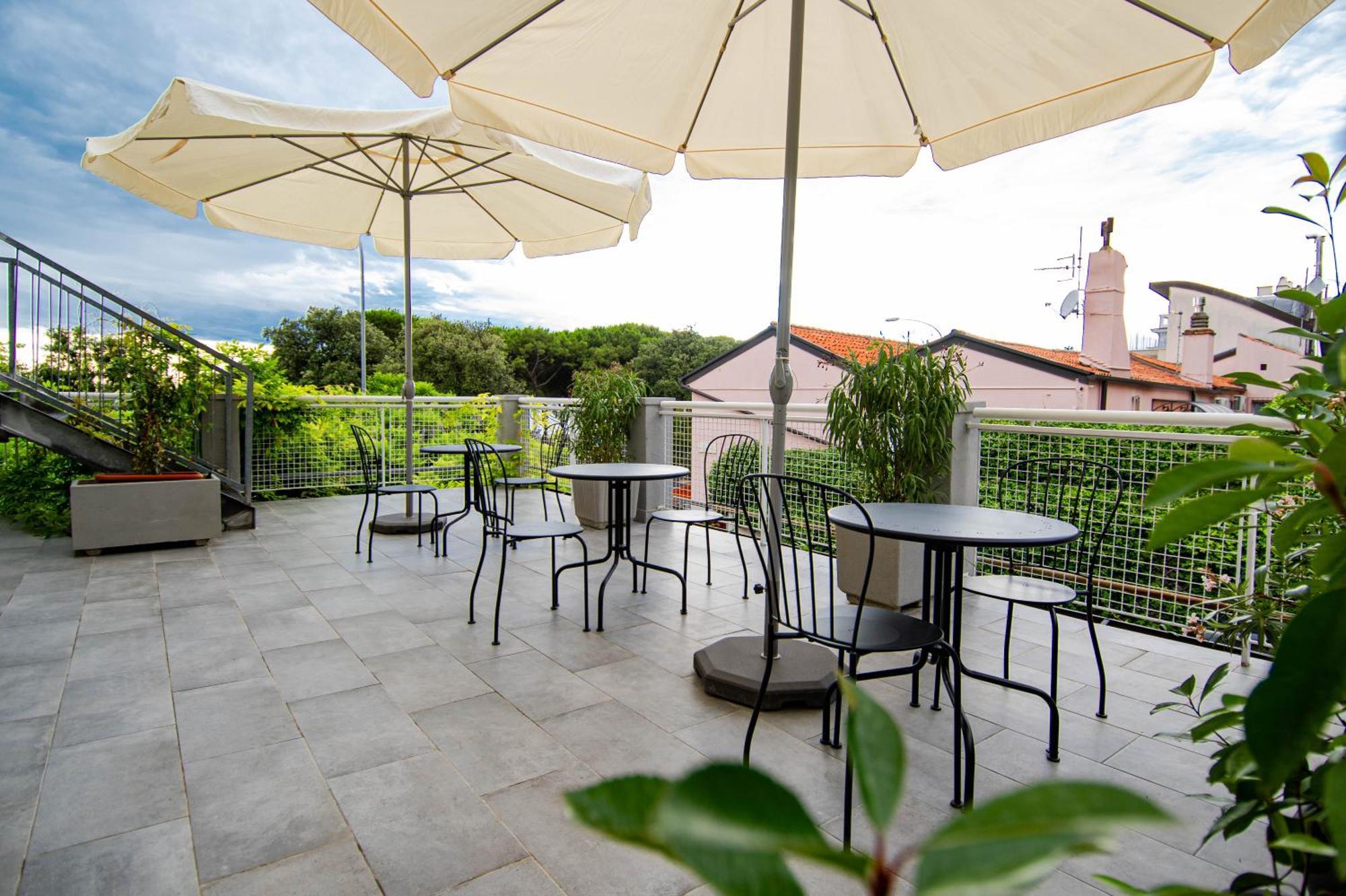 Hotel Tritone
