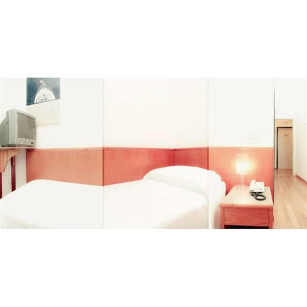 Tritone Hotel